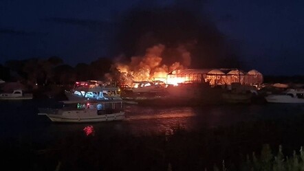 Milyonluk tekneler alev alev yandı - yasam