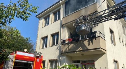 Şarjdaki telefon evi yaktı:  Aile son anda kurtuldu - yasam