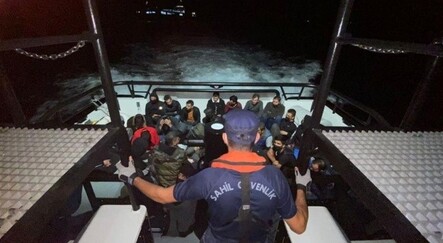 Çanakkale açıklarında 35 göçmen yakalandı - gundem