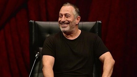 Cem Yılmaz çizimlerini NFT olarak satışa çıkardı - teknoloji