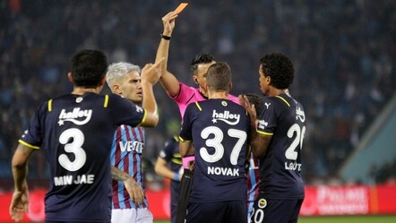 Trabzon, Fenerbahçe'den liderliği aldı - spor