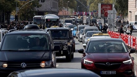 İBB'nin çevre düzenlemesi sonrası trafik kitlendi: Sürücüler isyan etti - turkiye