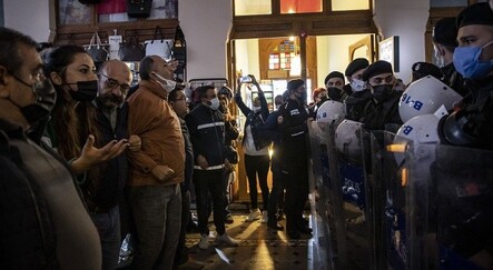 İBB ve CHP’liler TÜGVA binasını işgal etti! - yasam