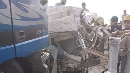 Mısır'da meydana gelen trafik kazasında 19 kişi hayatını kaybetti - dunya