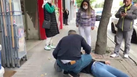 Sokak ortasında kadına şiddet: Tepki gösteren kadınlara da saldırdı - politika