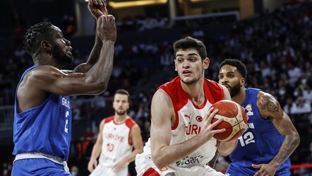 A Milli Erkek Basketbol Takımı, Büyük Britanya'yı farklı yendi - spor