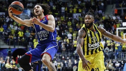 Anadolu Efes, Fenerbahçe Beko'yu Avrupa'da 89-84 mağlup etti - spor