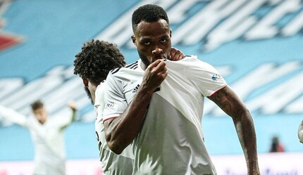 Beşiktaş'ın gol makinesi Larin ışıl ışıl parlıyor - spor