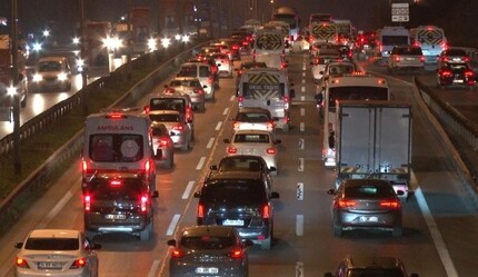 İstanbul'da pazartesi trafik ile başladı | İstanbul trafik yoğunluğu yüzde 53 - gundem