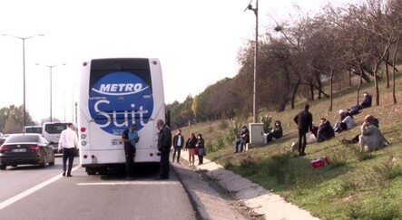 İstanbul’da yolcu otobüsünde yangın çıktı: Tahliye edilen yolcular otoyolun kenarında bekledi - gundem