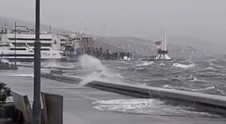 İzmir’de fırtına tramvay seferlerini de etkiledi - gundem