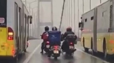 Köprüden geçemeyen motosikletlilere yardım eden metrobüsler rüzgara karşı duvar oldu - yasam