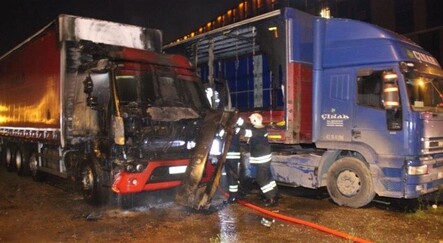 Tırın kupasında yangın çıktı, başka bir tırın brandasına da sıçradı - yasam