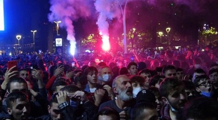 Trabzonsporlu taraftarlar sokağa döküldü - spor