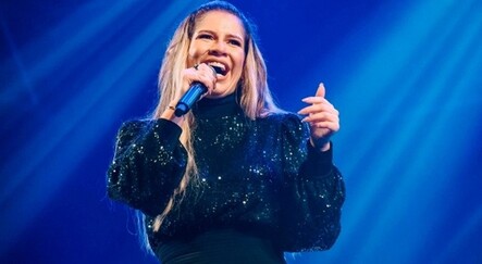 Ünlü şarkıcı uçak kazasında hayatını kaybetti - yasam