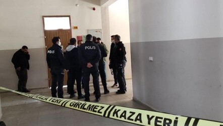16 yaşındaki kız öğrenci silahla okuluna gidip hayatına son verdi - egitim