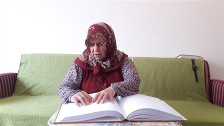 67 yaşındaki görme engelli kadın hafız oldu - kultur-sanat