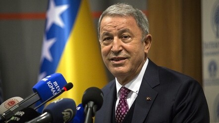 Bakan Akar, Saraybosna'da üniversitelilerle bir araya geldi - gundem