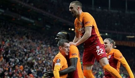 Galatasaray'da 2000 ruhu canlandı - spor