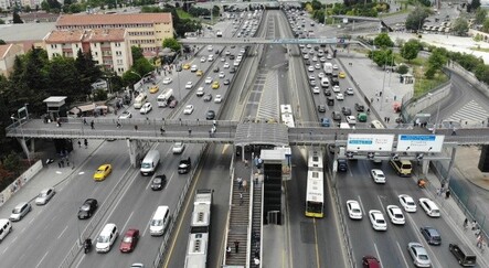 Metrobüs arıza yaptı, vatandaş yürüyerek gitti - yasam