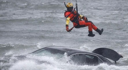 Niagara Şelalesi'nde nefes kesen kurtarma operasyonu! ABD'de bir araç azgın sulara düştü - turkiye