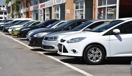 Otomobiller stokçuların elinde patladı - yasam