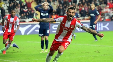 Trabzonspor'un yenilmezlik serisi Antalya'da sona erdi - spor