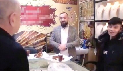 Ümit Özdağ'ın kimlik ve ruhsat sorduğu Suriyeli kuyumcu: Bizi hedef gösterdi - dunya
