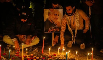 'Suriye kasabı' Kasım Süleymani için tatil ilan ettiler - dunya