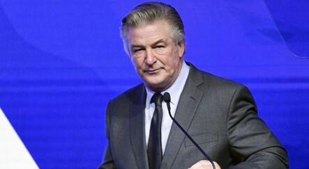 ABD'li oyuncu Baldwin, set kazası soruşturması için telefonunu teslim etti - dunya