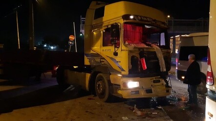 Akıl almaz kaza! Yolcu olarak bulunduğu tırın altında kaldı - ekonomi