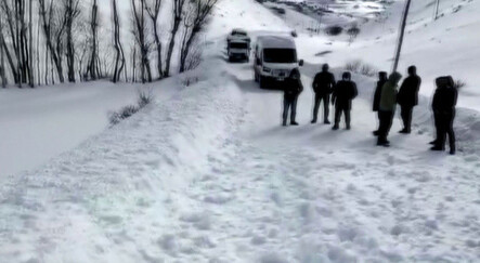 Erzurum'da üçüncü çığ: 10 araç mahsur kaldı - yasam