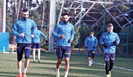 Fenerbahçe teknik direktörlük için iki ismi düşünüyor - spor