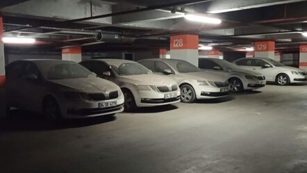 Fırsatçılardan stok kurnazlığı: Oto galeri sitesinin otoparkında onlarca araç görüntülendi - ekonomi