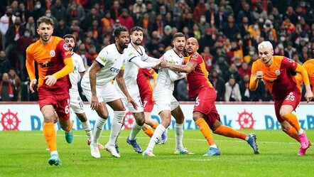 Galatasaray, Kasımpaşa'ya 3-1 yenildi - spor