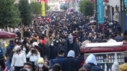 Güneşli havayı gören vatandaşlar Taksim'e akın etti - yasam
