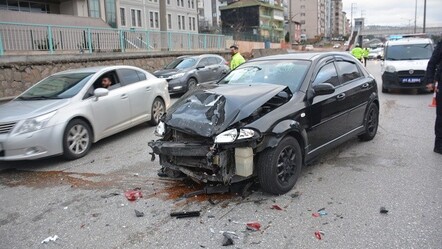 Kocaeli'nde zincirleme kaza, yaralılar var - gundem