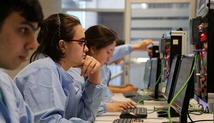 Mesleki eğitimde üretim kapasitesi 900 milyona çıktı - egitim