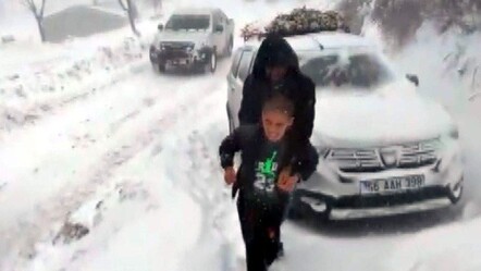 Siirt'te donmak üzere olan 5 kişi kurtarıldı - gundem