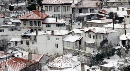 Tarihi Muğla evlerini kar kapladı - yasam
