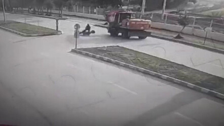 Adana'da feci ölüm: Motosiklet sürücüsü iş makinesinin altında kaldı - yasam