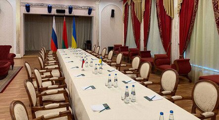 Ukrayna ve Rusya heyetlerinin görüşmesi başladı - dunya
