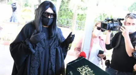 Bülent Ersoy haberi muhabirlerden aldı! Halası hayatını kaybetti - magazin