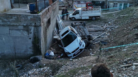 Feci kaza: Önce bir araca ardından yayaya çarptı - yasam