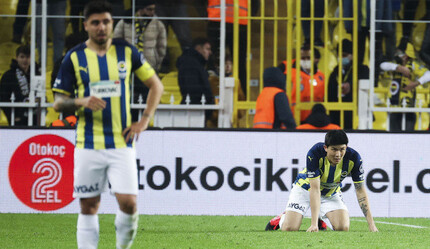 Fenerbahçe Kadıköy'de Başakşehir'e mağlup oldu - spor