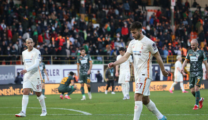 Galatasaray, 10 kişilik Alanyaspor'u yenemedi - spor