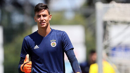 Galatasaray, Fenerbahçe'nin kalecisini bedelsiz renklerine bağlayacak - spor