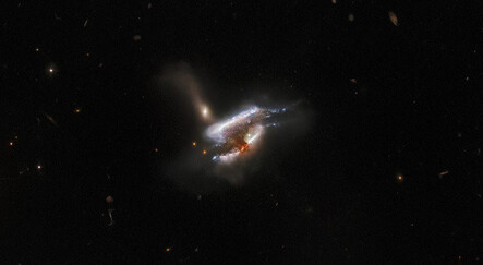 Hubble o anları görüntüledi: Milyonlarca ışık yılı uzaklıkta üç galaksi çarpıştı - teknoloji