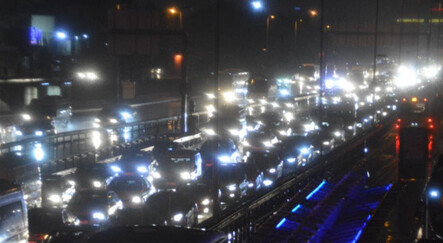 İstanbul'da yağmur etkili oluyor, trafik yüzde 50'yi geçti - gundem