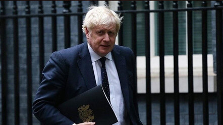 Johnson'ın 4 kıdemli yardımcısı art arda istifa etti - dunya